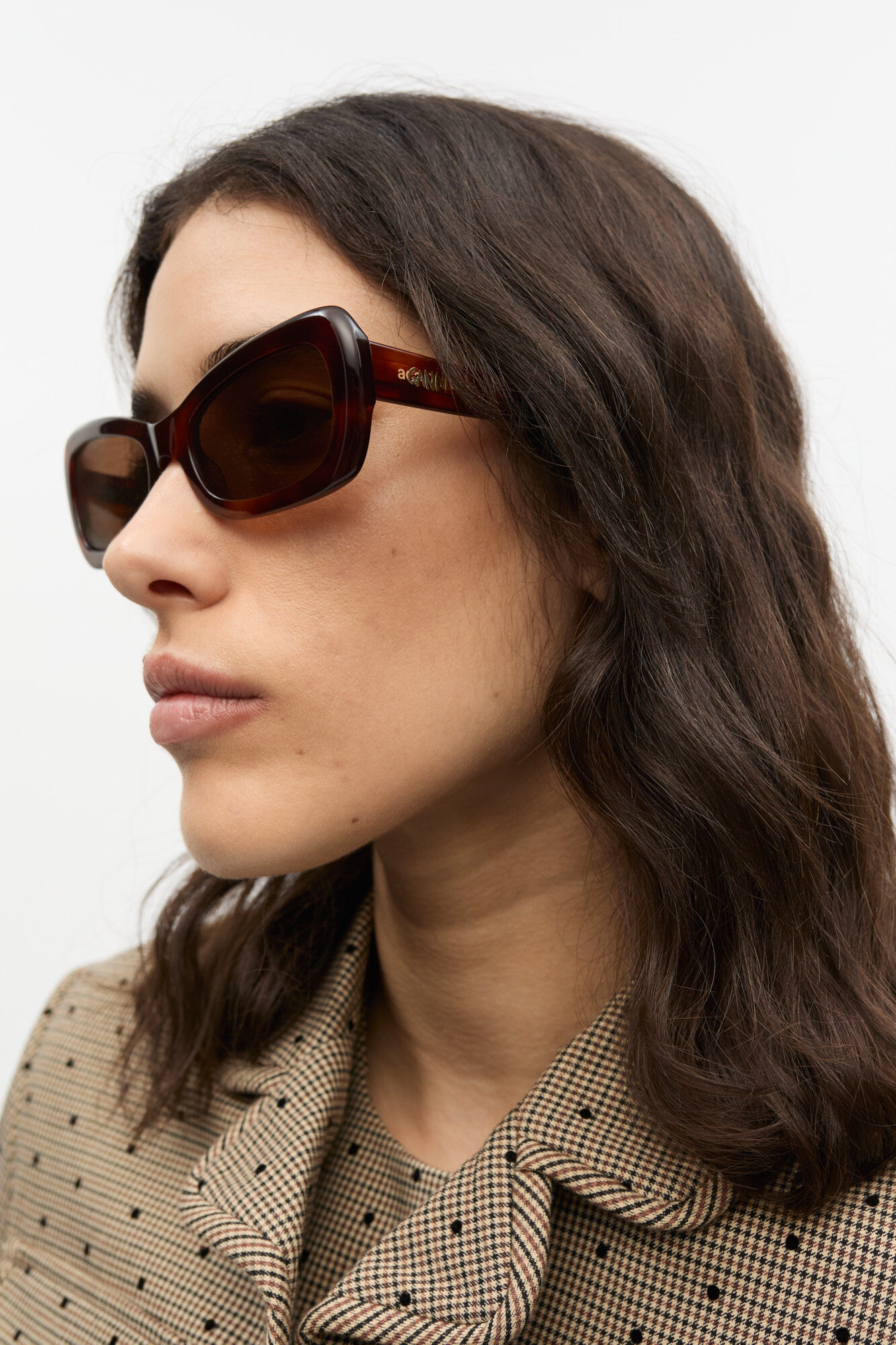 GANNI x Ace & Tate Brooke Sunglasses, Acetate, in colour Tiger's Eye - 2 - GANNI