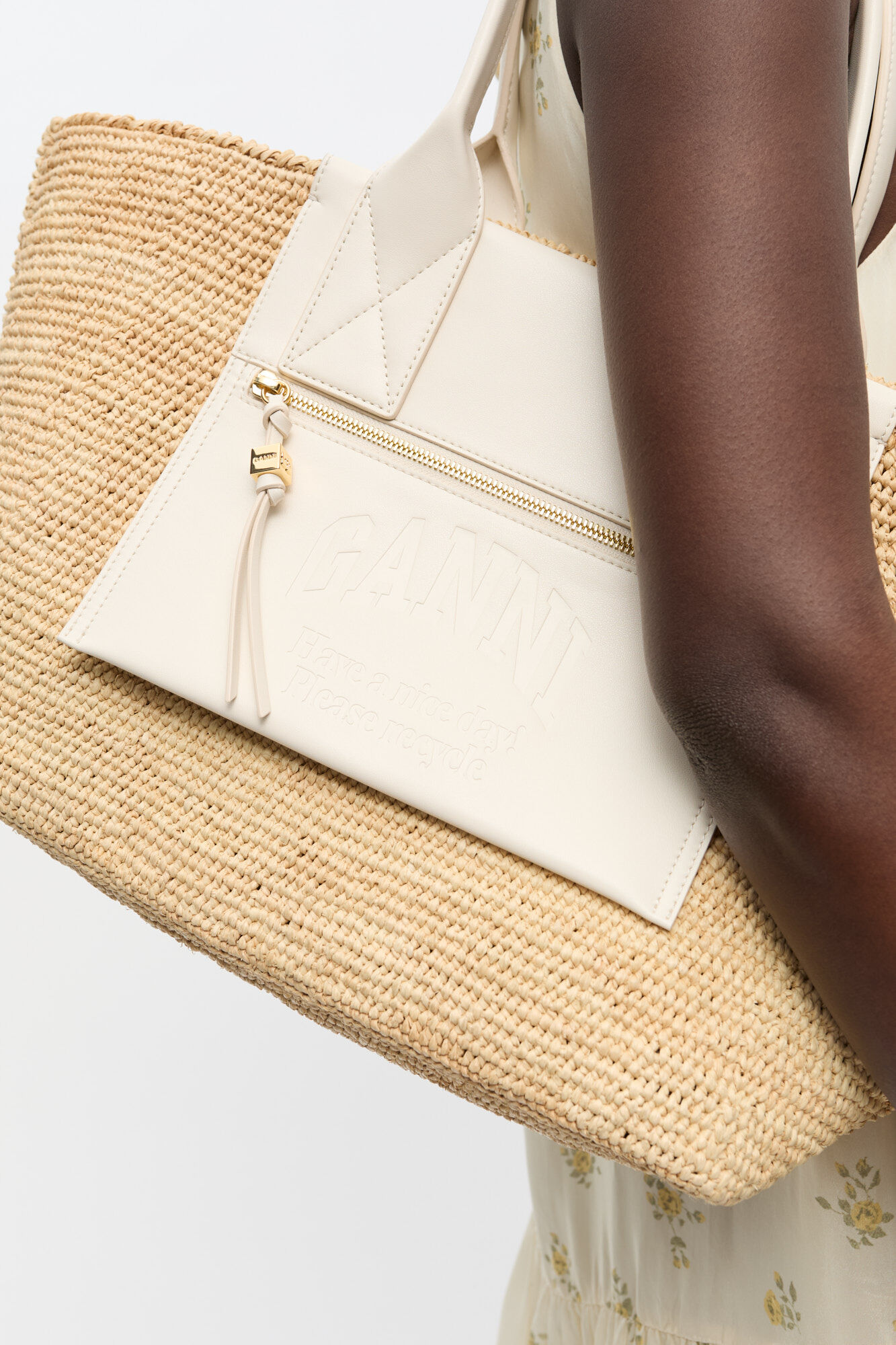 Off-white Medium Raffia Tote, in colour Egret - 4 - GANNI